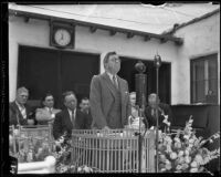 Author Rupert Hughes delivers address at event, Los Angeles, ca. 1929