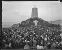 Crowds gather at Forest Lawn Cemetery on Easter Morning, Los Angeles, 1936