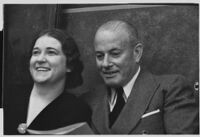 Ray Splivalo supports his wife Rheba Crawford in a defamation lawsuit, Los Angeles, 1935