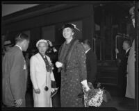 Eleanor Roosevelt with Mayris Chaney and a reporter at Central Station during a visit, Los Angeles, 1935