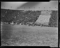 Football game between USC Trojans and Notre Dame Irish at the Coliseum, Los Angeles, 1938