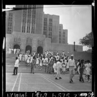 Hospital workers staging walkout at County General Hospital in Los Angeles, Calif., 1966