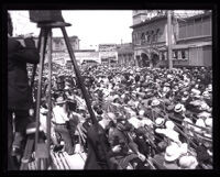 Crowd on the Venice Beach boardwalk to watch the bathing beauty contest, Venice (Los Angeles), 1926