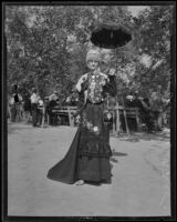 Minnie M. Blandin attends the old folks picnic, Livermore, 1935