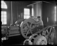 Point Vicente Lighthouse equipment and keepers, Rancho Palos Verdes, 1935