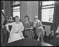 Burmah White, Lula Lane, and Violet Dillon in court, Los Angeles, 1933