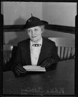 Vilma Aknay appears in court, Los Angeles, 1936