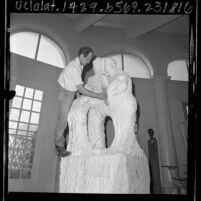 Eino Romppanen with his statue, "Oneness", Calif., 1966