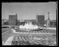 Fountain and the two Gateway Buildings along Avenue of the Stars in Century City (Los Angeles), 1965