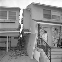 House split in half by landslide in Pacific Palisades, Los Angeles, 1969