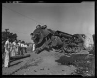 Southern Pacific train derailed by utility truck, Glendale, 1935