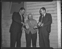 Sheriff John W. Neighbours and Chief of Police Willard Steele question Joe Gabriele, Bell, 1936