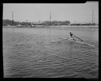 Bobby Pearce races for world championship title on Lake Ontario, Canada, 1933