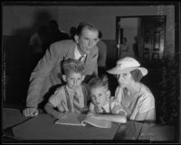 Otis T. Shields, wife Violet, and sons Tommy and Jackie, during murder trial, 1935