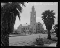 Wilshire Boulevard Congregational Church under construction, Los Angeles, 1925