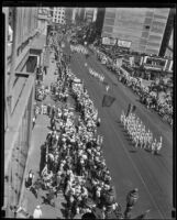 Spectators watch parade commemorating 151st anniversary of settlers in Los Angeles, 1932