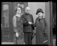 Composer John Philip Sousa standing with Jennie Jones and Susan Dorsey, Los Angeles, 1926