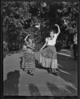 Children participate in Mexican Independence Day, Los Angeles, 1935