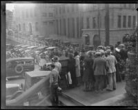 Crowds near the Courthouse during the Hickman kidnapping and murder trial, Los Angeles, 1927 or 28