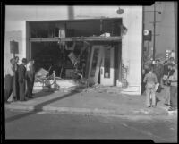 Street car crashes into beer parlor, Los Angeles, 1936