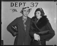 Suzette Tobey and Jane Emerson at divorce trial, Los Angeles, 1935