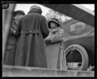 Margaret Willis revisits the location of Dr. Benjamin Baldwin's body with police, Newhall, 1924