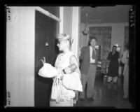 Barbara Payton visiting Franchot Tone in the hospital, 1951