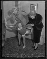 Actresses and sisters Rosetta Duncan and Vivian Duncan poase with Vivian's daughter, Evelyn, Los Angeles, 1935