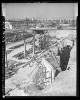 Construction of Hollywood and Santa Ana freeways, looking north (toward City Hall), Los Angeles, 1946