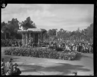 "Tulane" float in the Tournament of Roses Parade, Pasadena, 1932