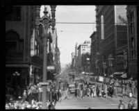 Christmas shopping crowd at 6th and Broadway, Los Angeles, 1926