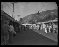 Festival of Arts visitors and displays, Laguna Beach, 1934