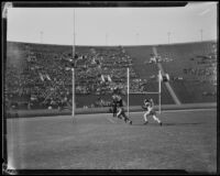 Football game between the USC Trojans and the UCLA Bruins at the Coliseum, Los Angeles, 1932