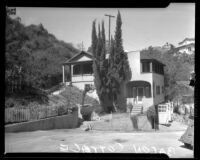 David Bacon murder case; exterior of rented cottage in Laurel Canyon, Calif., 1943