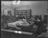 Murder bed displayed before jury in Nellie Madison case, Los Angeles, 1934