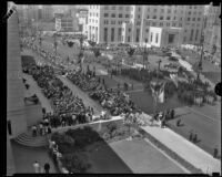 Spectators gather at City Hall to commemorate 151st anniversary of settlers in Los Angeles, 1932