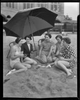 Mrs. John E. Bryant Jr., Edna Hammond, Jean Mills, Mrs. J. Thomas Mahl, and Margaret Kelsey enjoy the beach, Del Mar, 1936