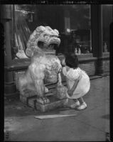 Temple guardian statue in Old Chinatown, Los Angeles (Calif.)