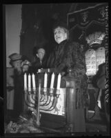 Eleanor Roosevelt at Jewish Home for the Aged in Los Angeles, Calif., 1946