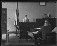 Donald Crawford testifying as defense witness for Carl I. Jacobson's trial, Los Angeles, 1927