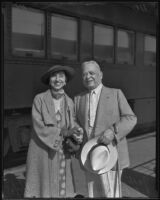 L. E. Behymer greets Amelita Galli-Curci, opera singer, upon arrival at the train station, Los Angeles, 1935