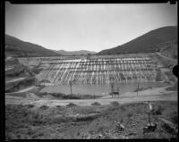 Bouquet Canyon earth-fill dam under construction, 1933