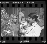 Dodgers' Steve Garvey with wife Cyndy, and baby daughter, Krisha Lee in Los Angeles, Calif., 1974