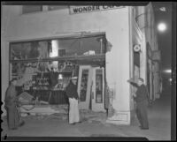 Street car crashes into beer parlor, Los Angeles, 1936