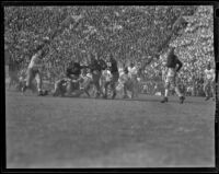 Football game between USC Trojans and Notre Dame Irish, Los Angeles, 1938