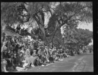 Rose Parade spectators on Orange Grove Blvd., Pasadena, 1930