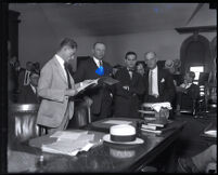 Harry Dunlap the "badge bandit" during his preliminary hearing, Los Angeles, 1924