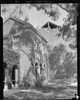 Brick building with damage after the Long Beach earthquake, Southern California, 1933