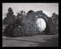 Beverly Hills float with actress Madge Bellamy in the Tournament of Roses Parade, Pasadena, 1927