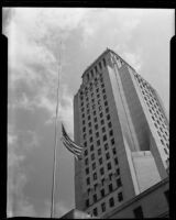 Flag at half-mast at City Hall for Will Rogers and Wiley Post, Los Angeles, 1935